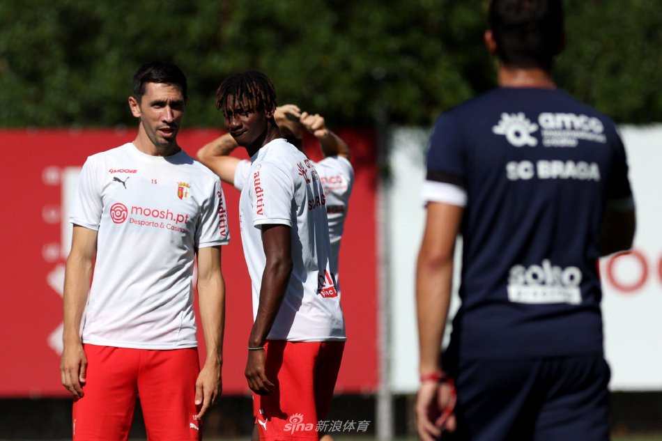 申京的场均 申京的场均